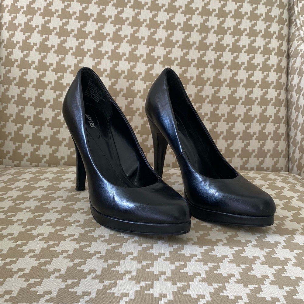 Apt 9 Black Leather Pumps Size 6